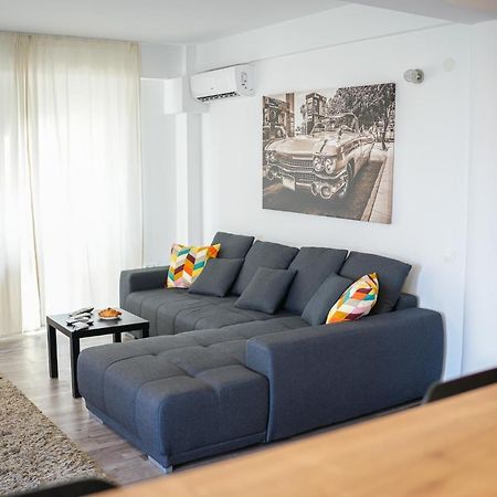 Penthouse With Huge Rooftop & Amazing City View Bucarest Extérieur photo