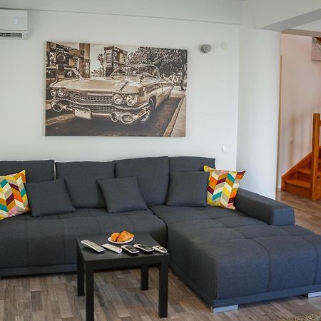 Penthouse With Huge Rooftop & Amazing City View Bucarest Extérieur photo