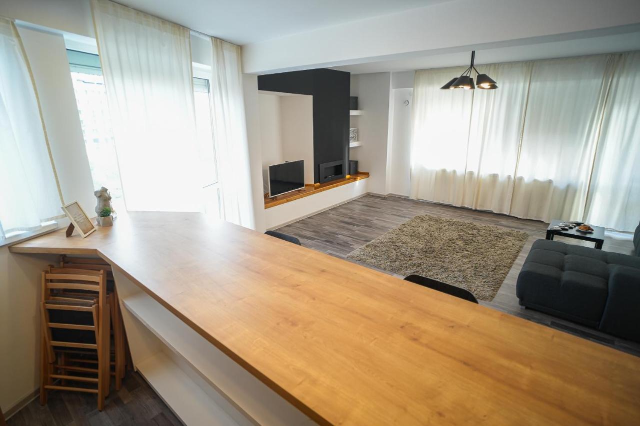 Penthouse With Huge Rooftop & Amazing City View Bucarest Extérieur photo