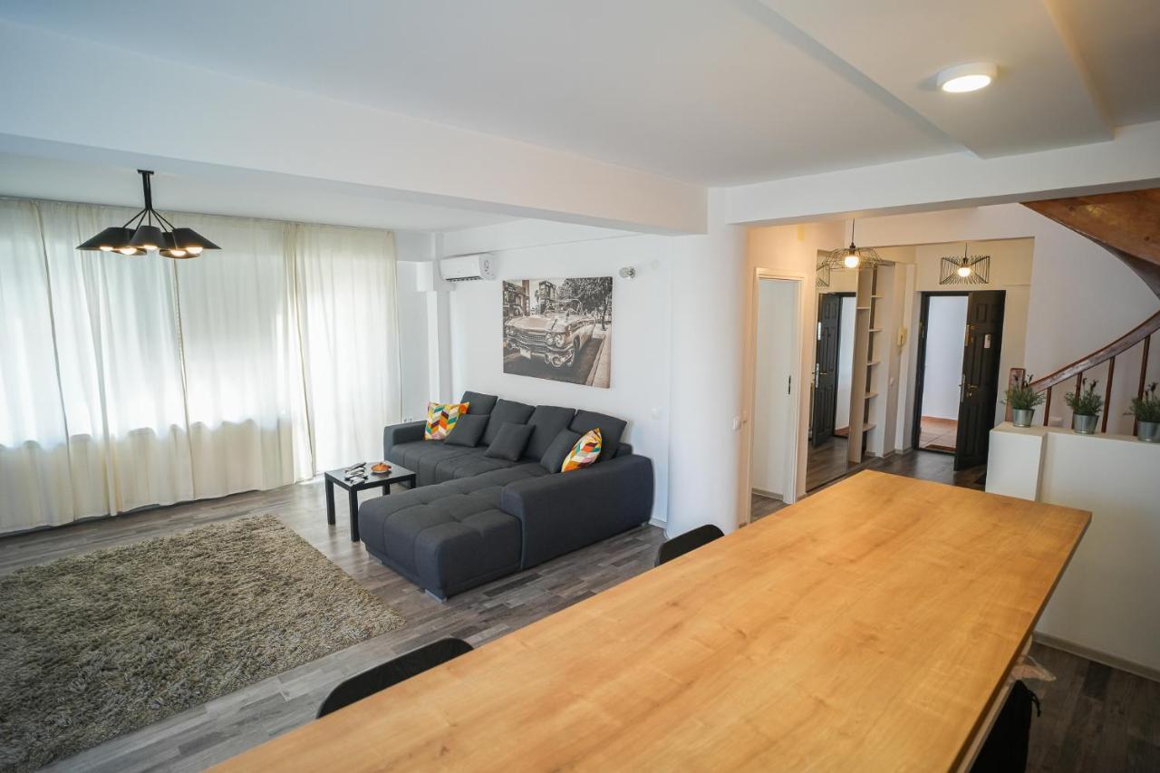 Penthouse With Huge Rooftop & Amazing City View Bucarest Extérieur photo