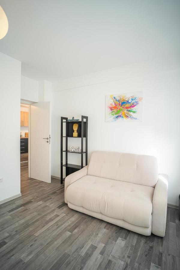 Penthouse With Huge Rooftop & Amazing City View Bucarest Extérieur photo