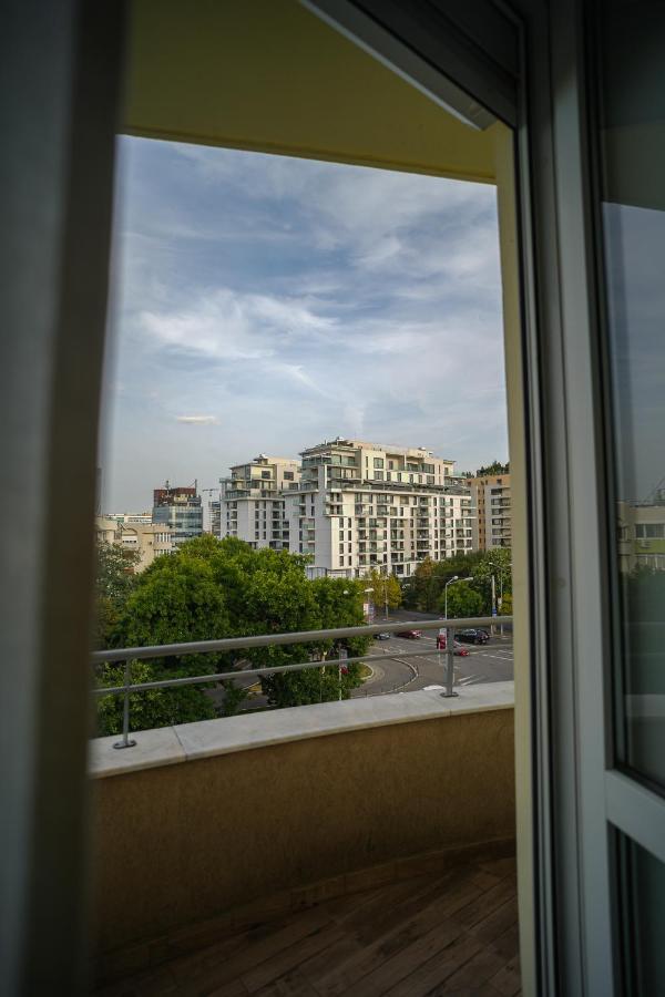 Penthouse With Huge Rooftop & Amazing City View Bucarest Extérieur photo