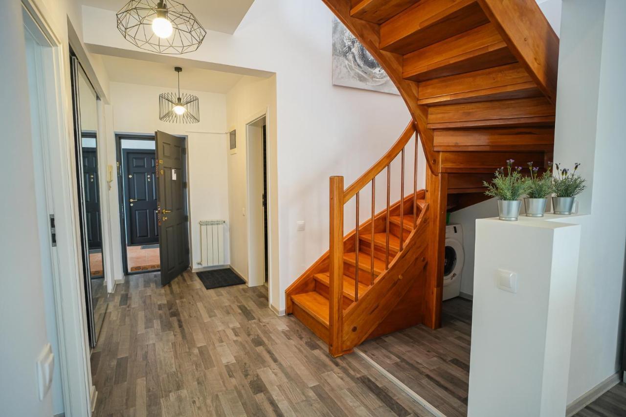 Penthouse With Huge Rooftop & Amazing City View Bucarest Extérieur photo